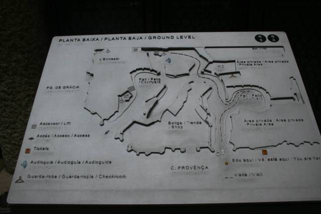 Figura 24: Mapa 01 - Mapa tátil do pavimento térreo. 